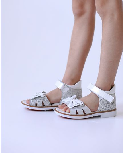 Босоніжки для дівчаток Theo Leo білого кольору, Колір: срібний переламутр/білий, Розмір: 24, зображення 4